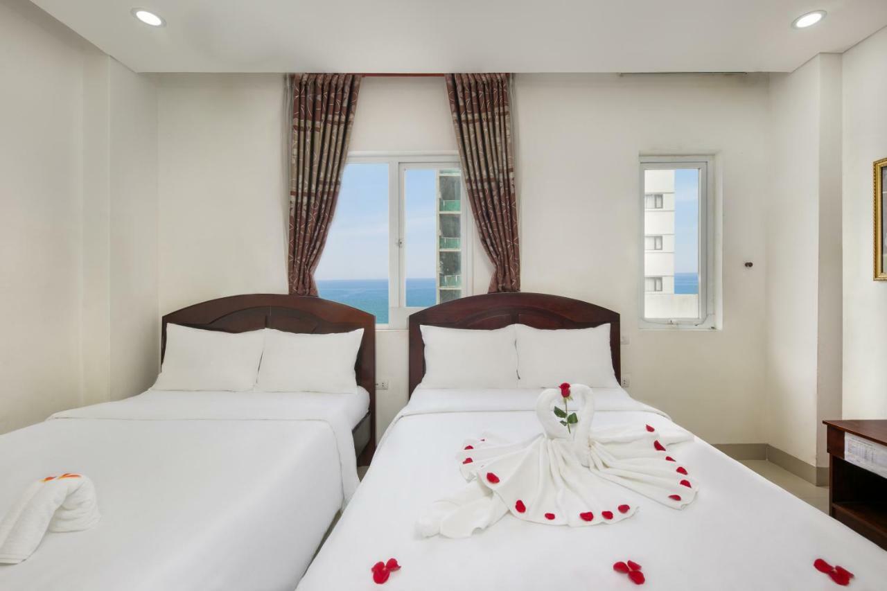 Osaka Hotel Danang Exterior photo