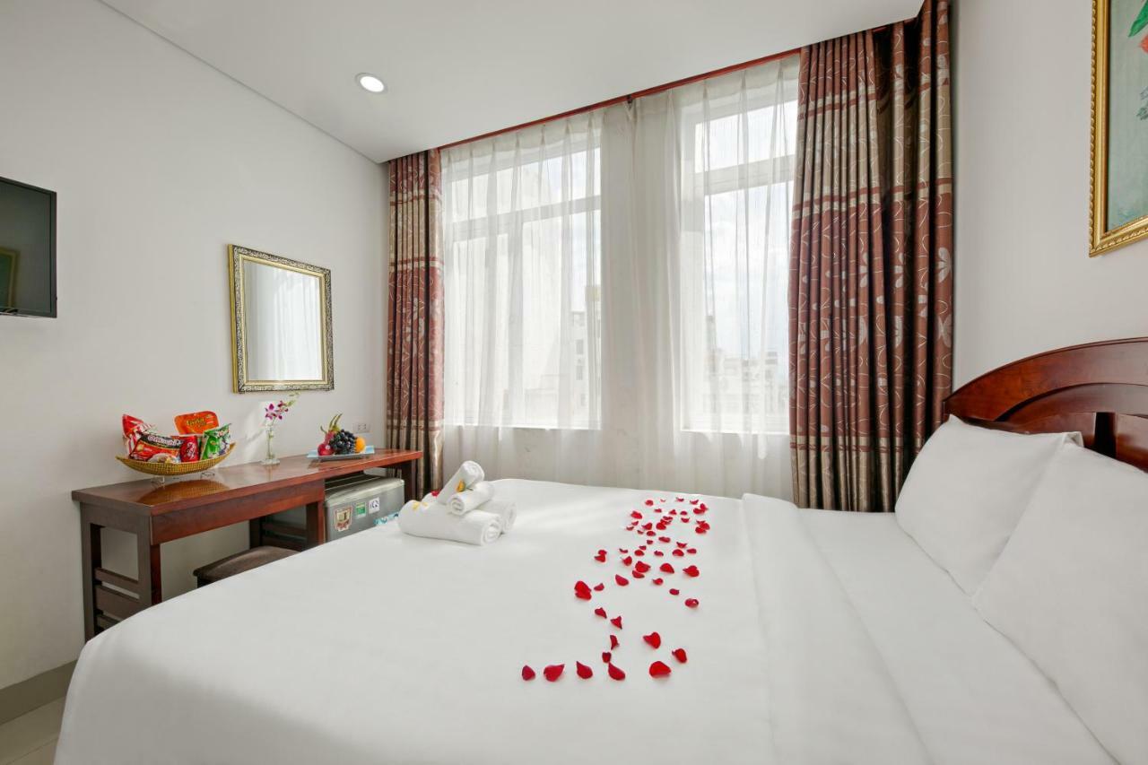 Osaka Hotel Danang Exterior photo