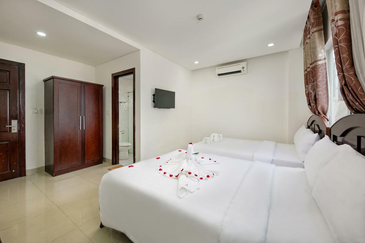 Osaka Hotel Danang Exterior photo