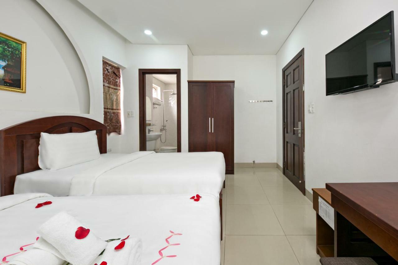 Osaka Hotel Danang Exterior photo