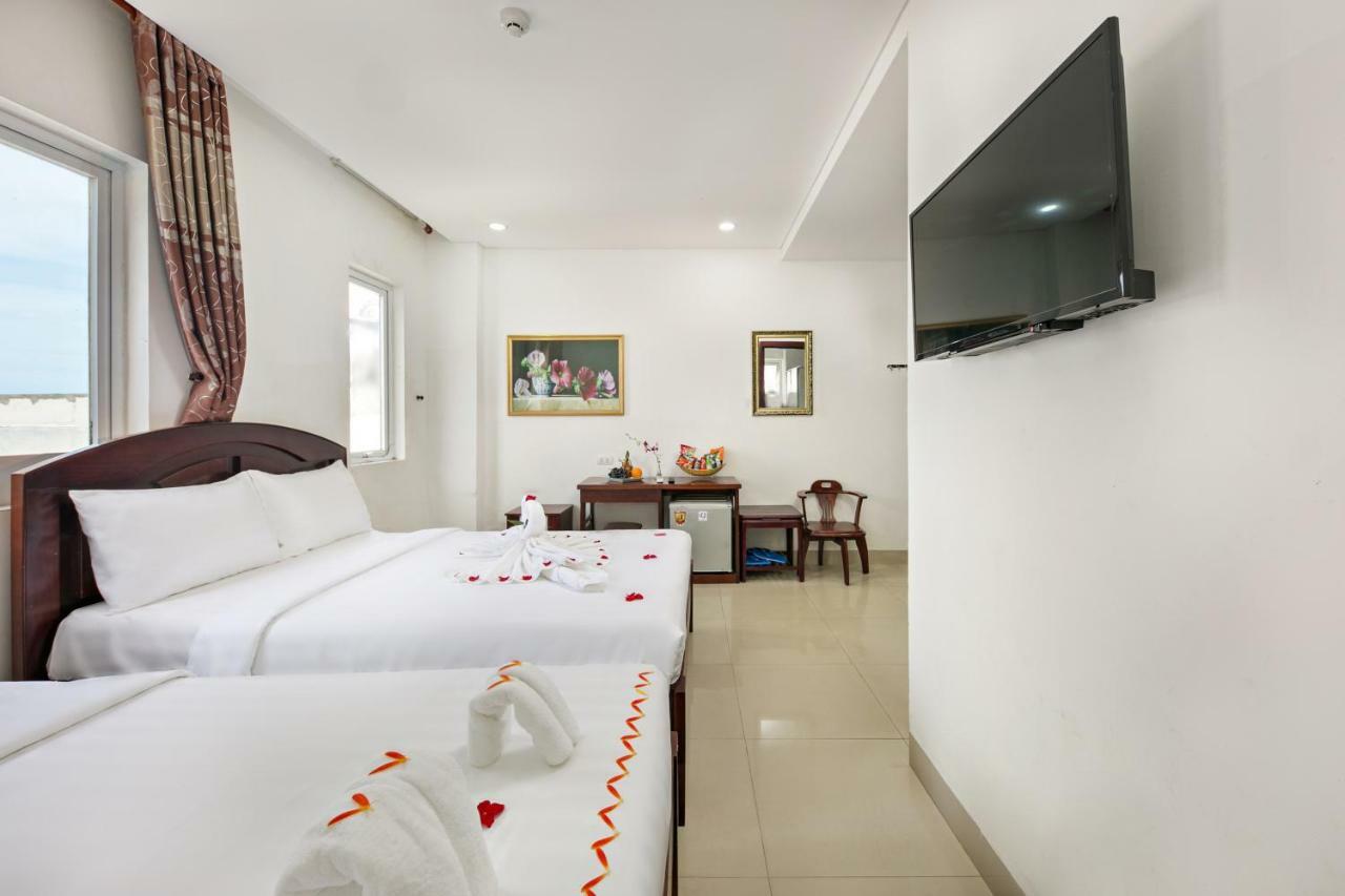 Osaka Hotel Danang Exterior photo