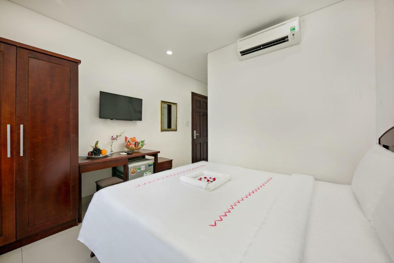Osaka Hotel Danang Exterior photo